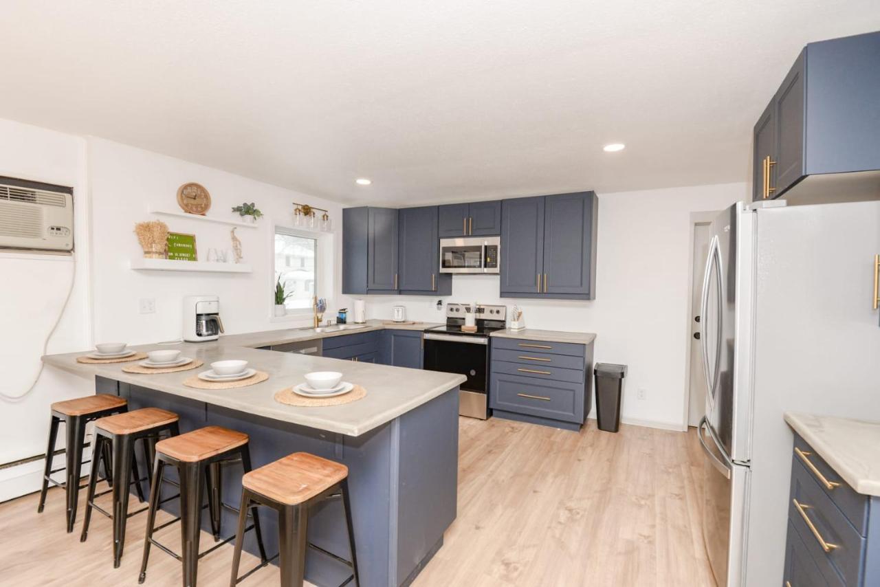 New Remodeled Townhome In Central Fargo Ngoại thất bức ảnh